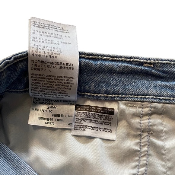 LEVI’S Floral Embroidered Cut Hem Denim Shorts Light Wash sz US 24 Women - Picture 10 of 10